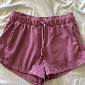 Inner glow high-rise short 3”